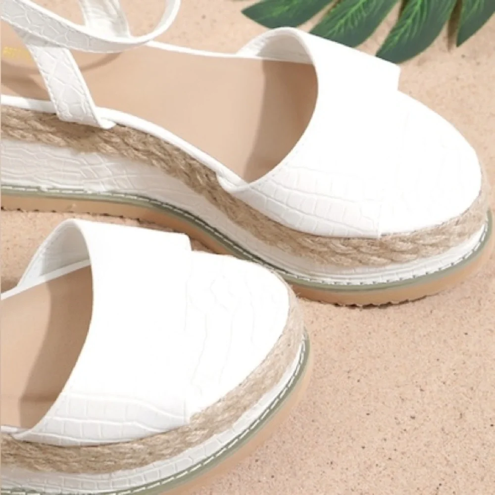 PrettyLittleThing White Espadrille Croc Faux Leather Platform Sandals Size 7.5
